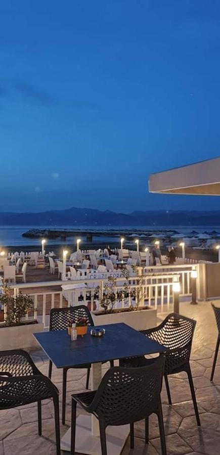 Aqua Luxury Suites By Estia Róda Kültér fotó