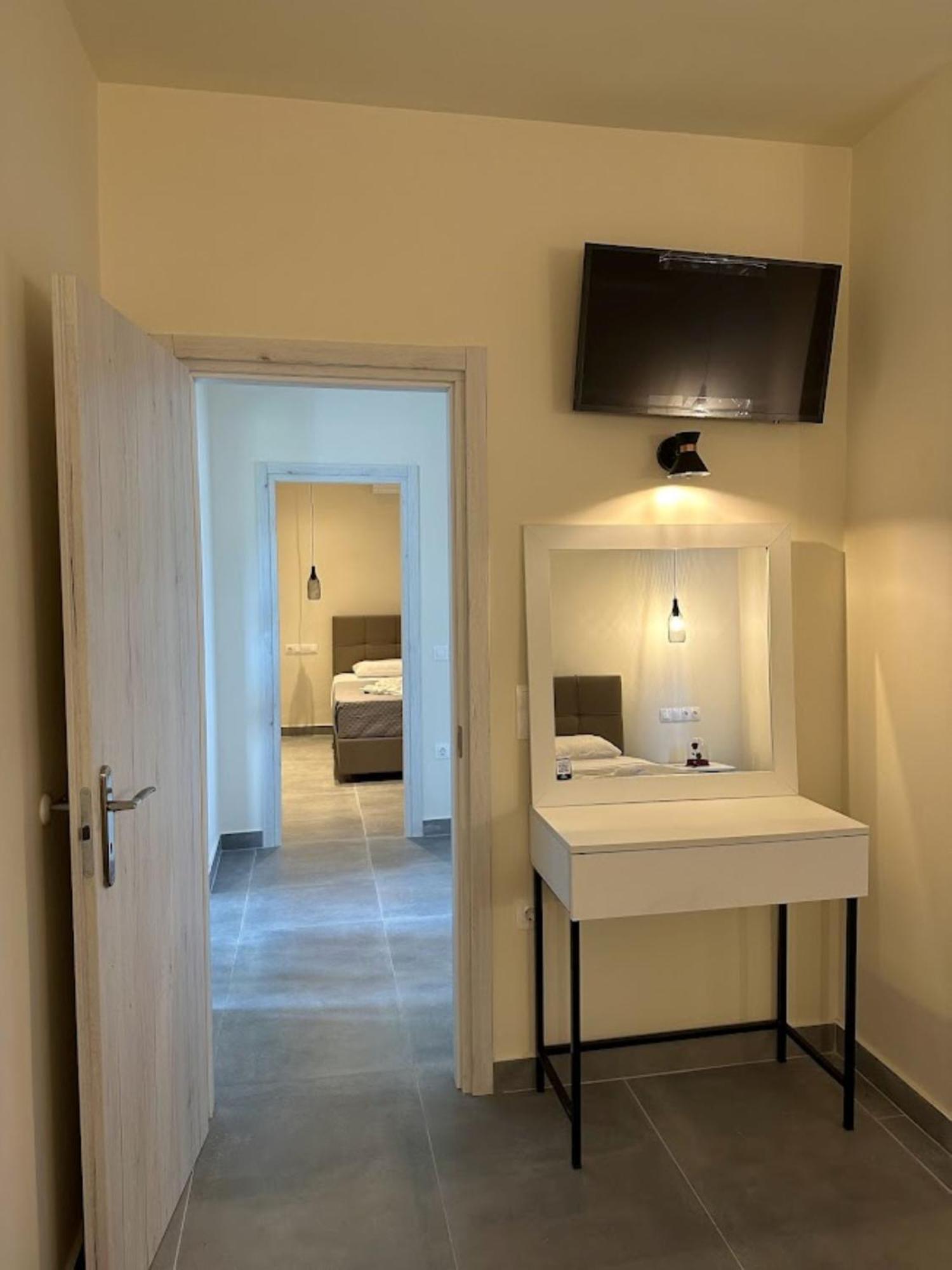 Aqua Luxury Suites By Estia Róda Kültér fotó